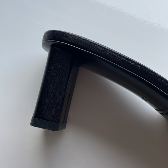 Frame Heels - Picture 4 of 4